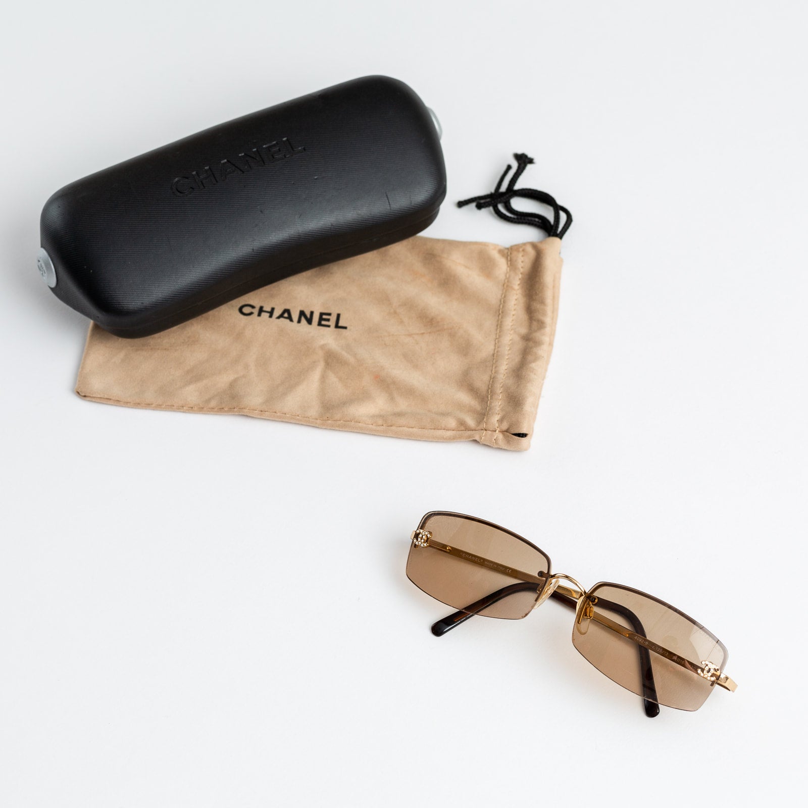 小物 CHANEL vintage sunglasses rim less Authentic Rimless Chanel Sunglasses | Velvet: A Vintage Collection